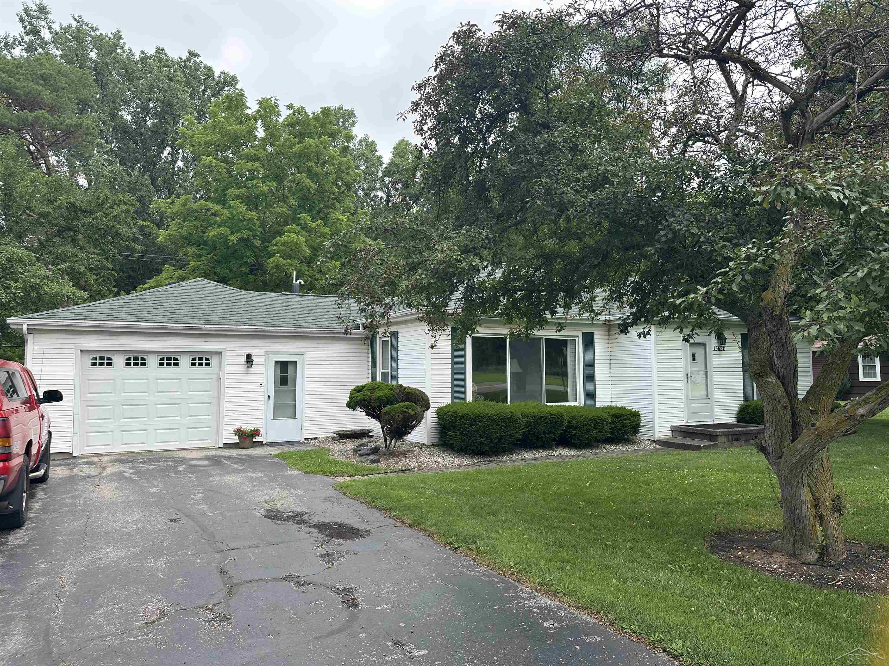 15620 Gratiot Road Hemlock, MI 48626 - Photo 2 of 32