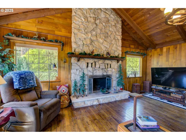 $608,000 | 35539 Little Walluski Lane, Astoria, OR 97103