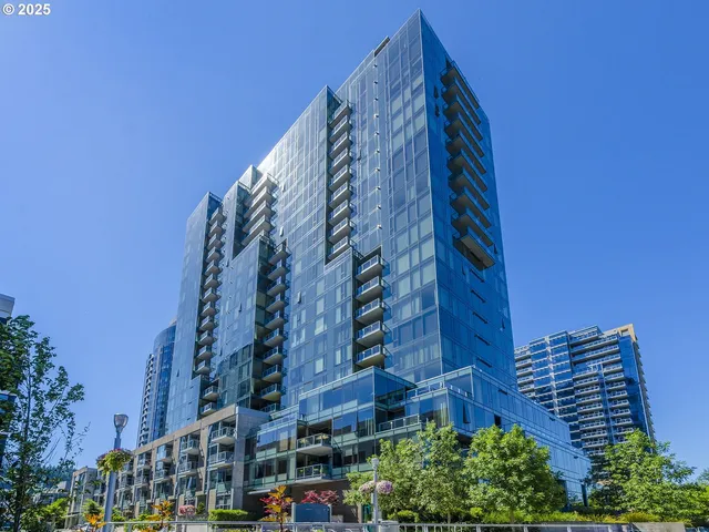 $825,000 | 841 Southwest Gaines Street, Unit 117, Portland, OR 97239