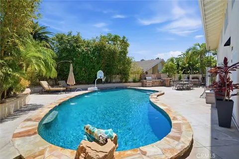 $2,995,000 | 16642 Melville Circle, Huntington Beach, CA 92649