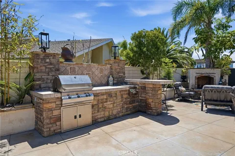 $2,995,000 | 16642 Melville Circle, Huntington Beach, CA 92649