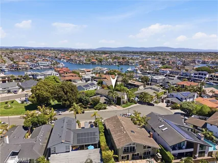 $2,995,000 | 16642 Melville Circle, Huntington Beach, CA 92649