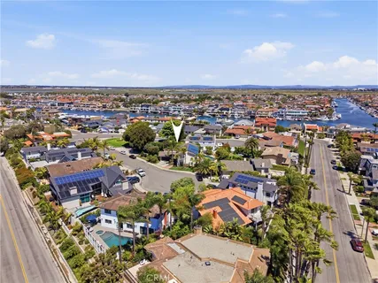 $2,995,000 | 16642 Melville Circle, Huntington Beach, CA 92649
