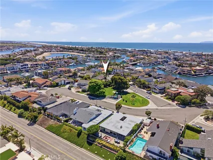 $2,995,000 | 16642 Melville Circle, Huntington Beach, CA 92649