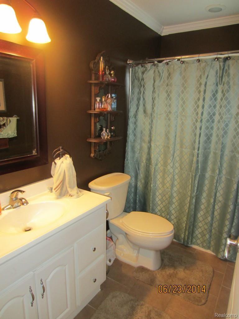 29062 Springstead Street Rockwood, MI 48173 - Photo 12 of 26 Full bath