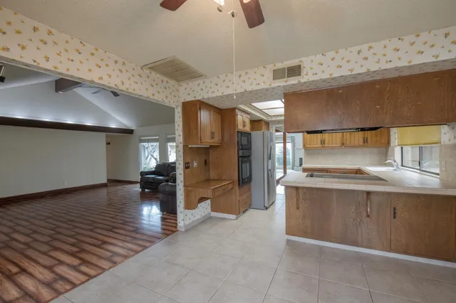 $580,000 | 6271 North Prospect Avenue, Fresno, CA 93711