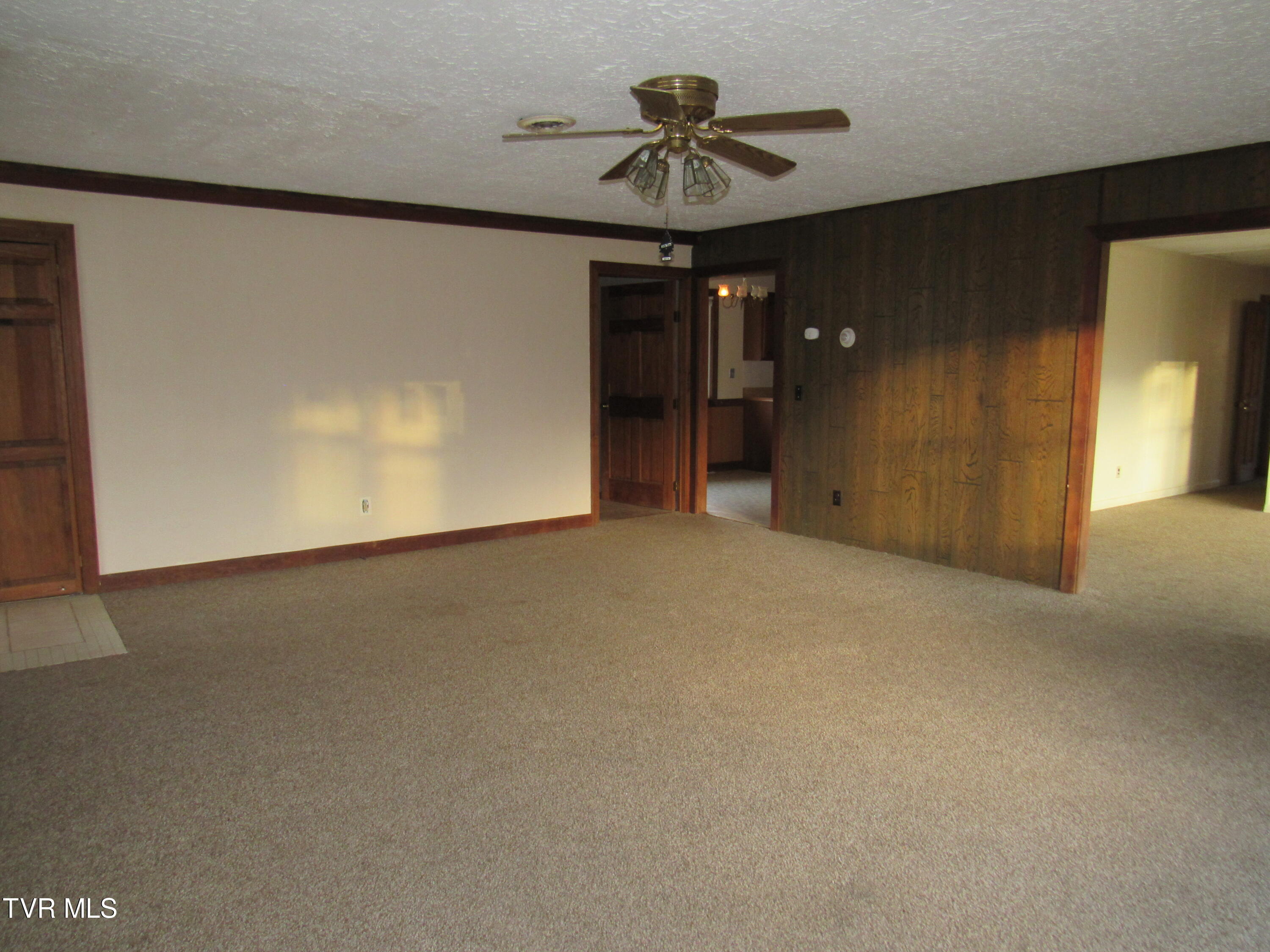 1186 Hamilton Town Road Coeburn, VA 24230 - Photo 3 of 68 IMG_1388