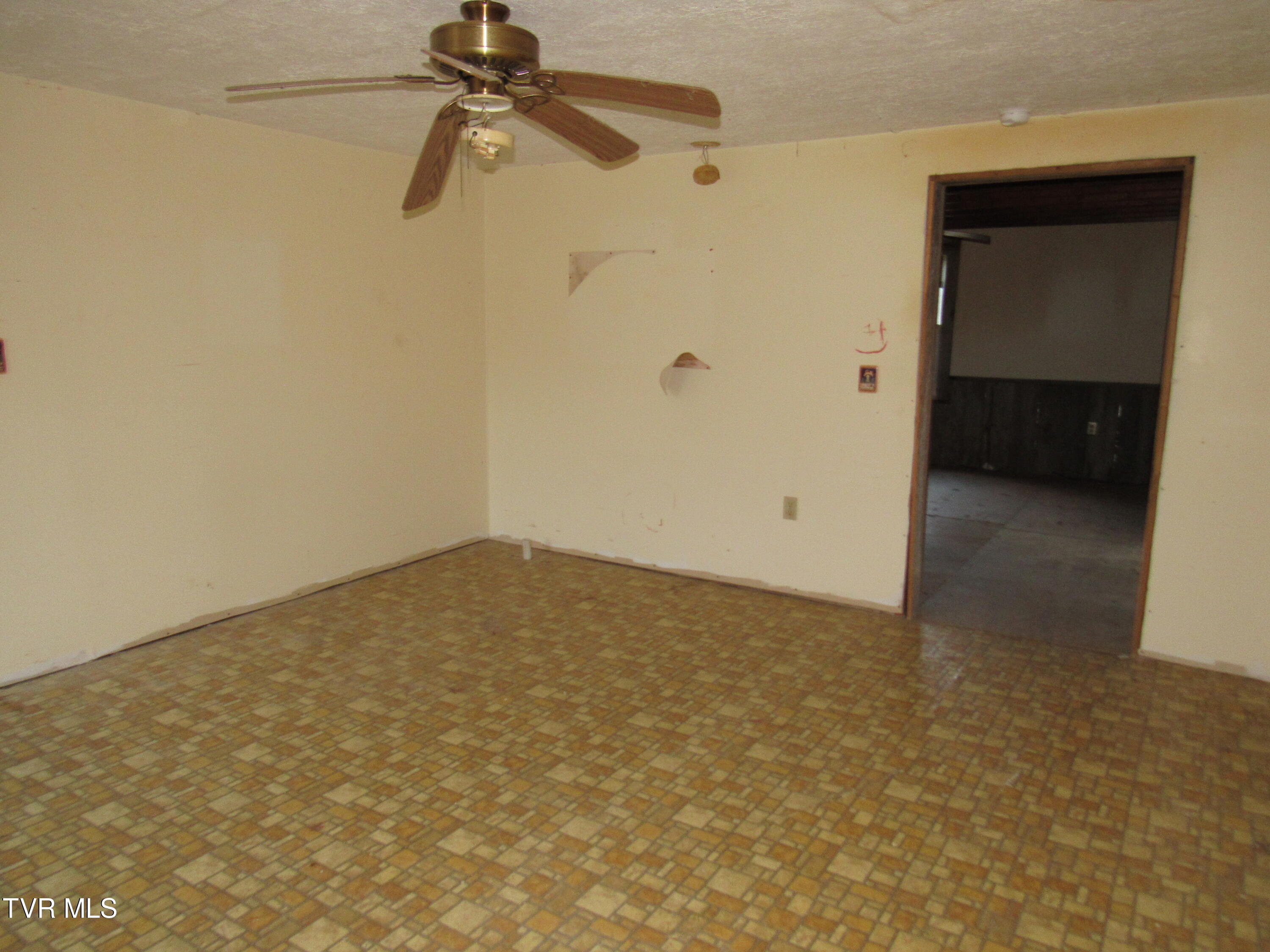 1186 Hamilton Town Road Coeburn, VA 24230 - Photo 55 of 68 IMG_1460