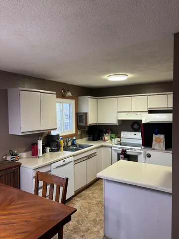 $275,900 | 1726 2nd Avenue East, West Fargo, ND 58078