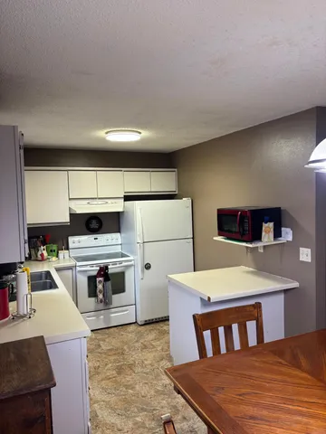 $275,900 | 1726 2nd Avenue East, West Fargo, ND 58078