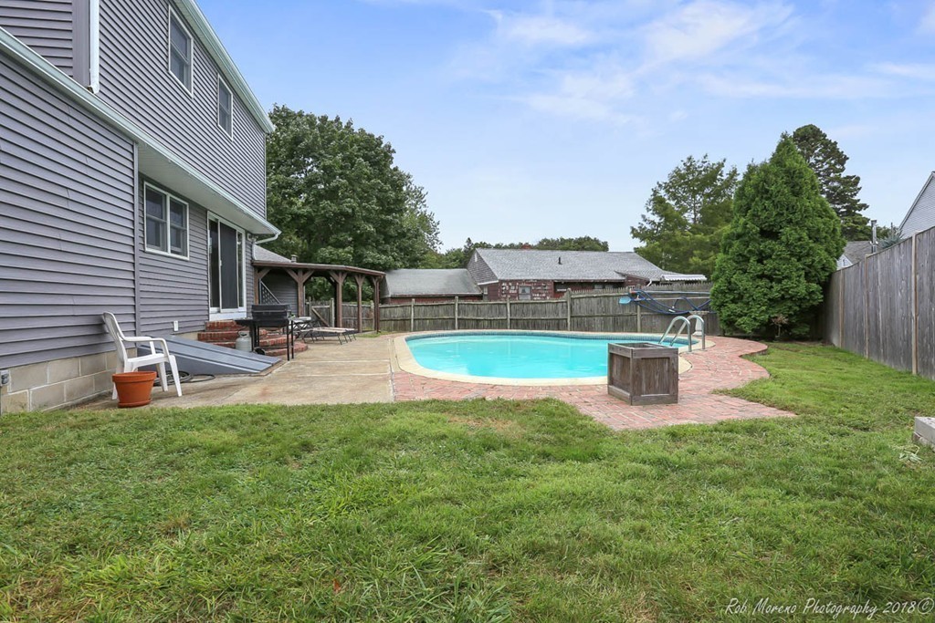 7 Appletree Road Danvers, MA 01923 - Photo 4 of 22 Gallery Image 4