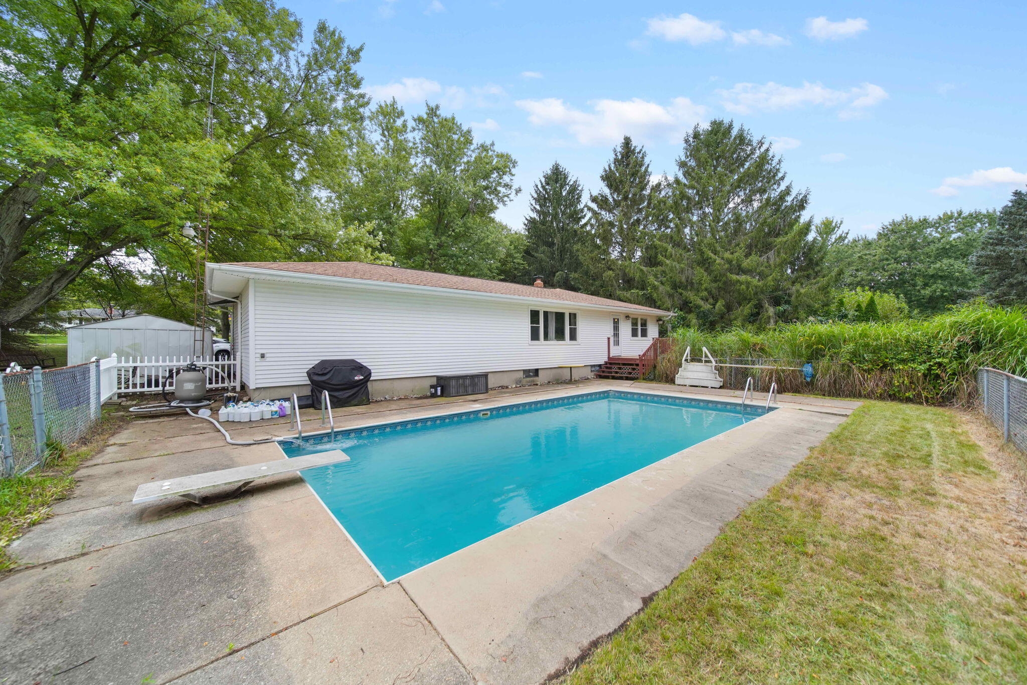 14170 Erie Road Albion, MI 49224 - Photo 6 of 34 33-web-or-mls-DSC02363