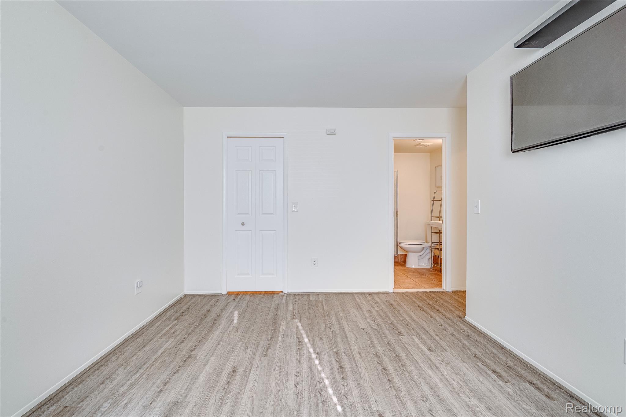 29860 West 12 Mile Road, Unit 604 Farmington, MI 48334 - Photo 15 of 26 3.4.jpg