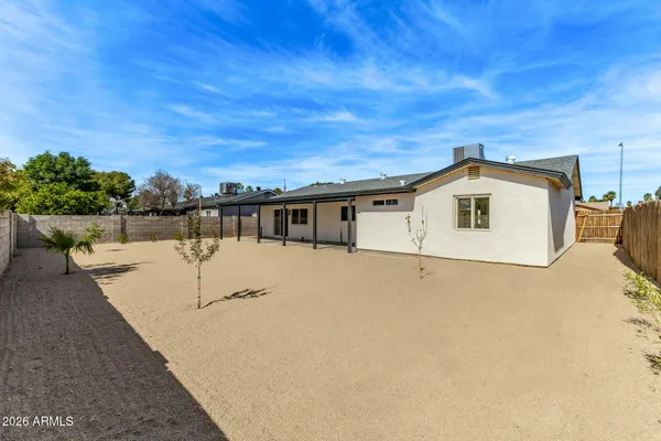 $615,000 | 3515 East Winchcomb Drive, Phoenix, AZ 85032