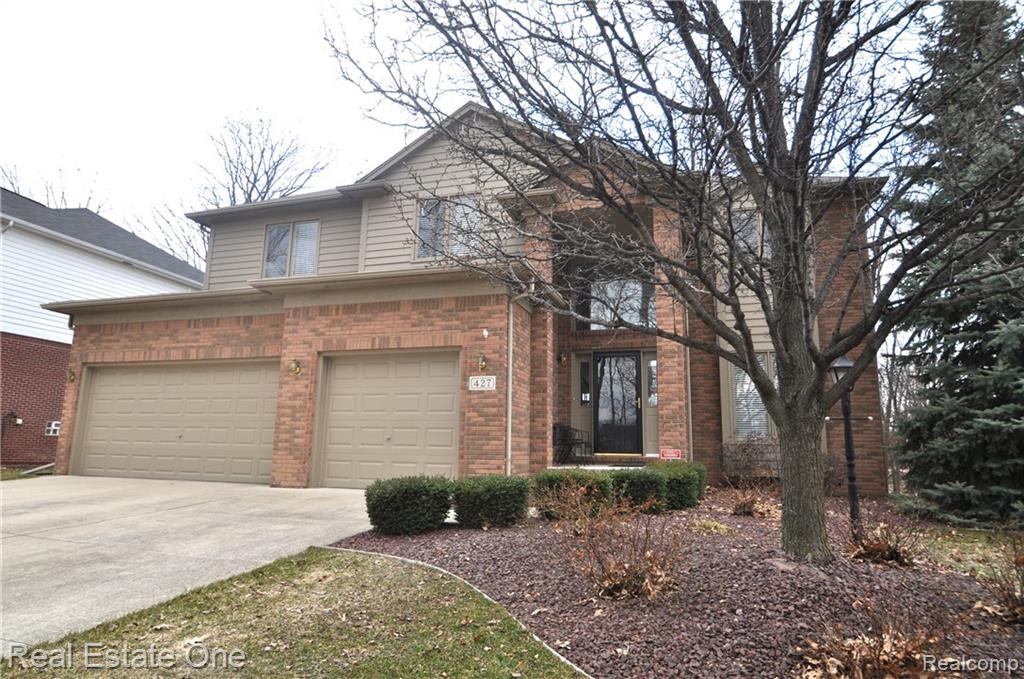 427 Mystic Valley Rochester Hills, MI 48307 - Photo 2 of 40