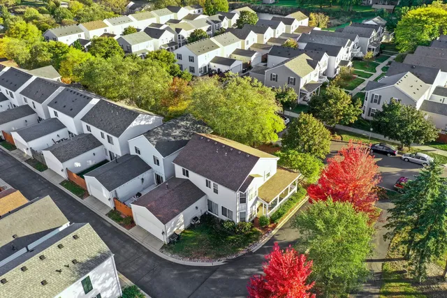 $359,777 | 125 Presidential Boulevard, Oswego, IL 60543