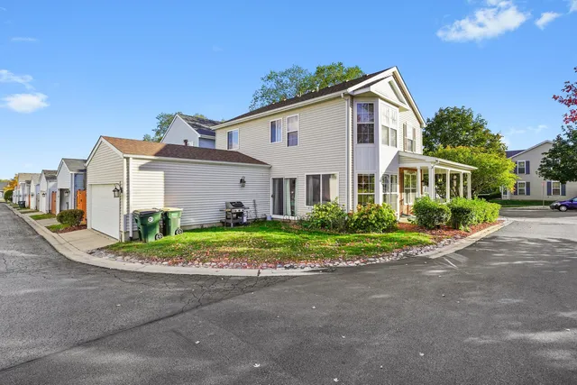 $359,777 | 125 Presidential Boulevard, Oswego, IL 60543