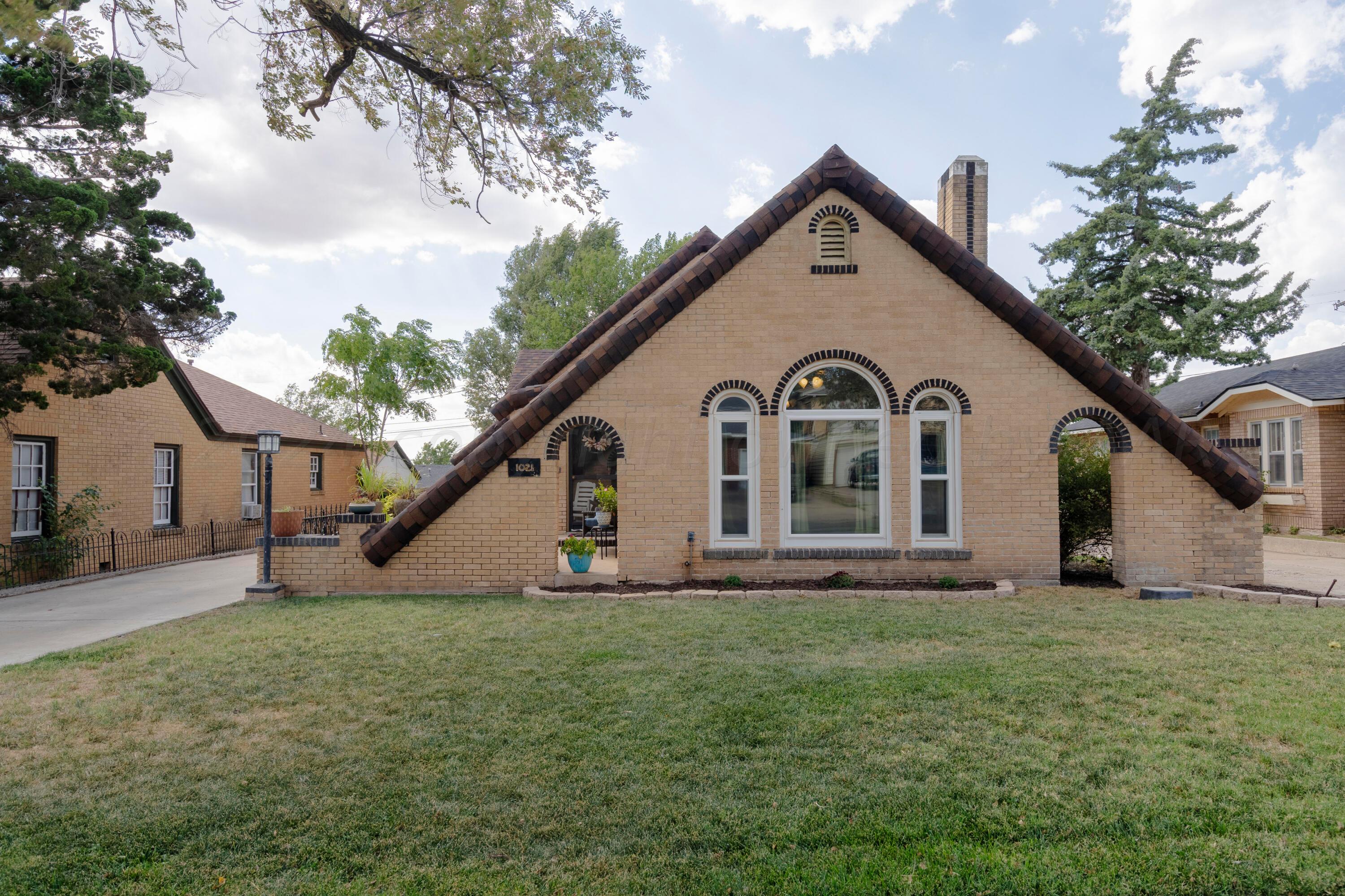 1021 North Mary-Ellen St  