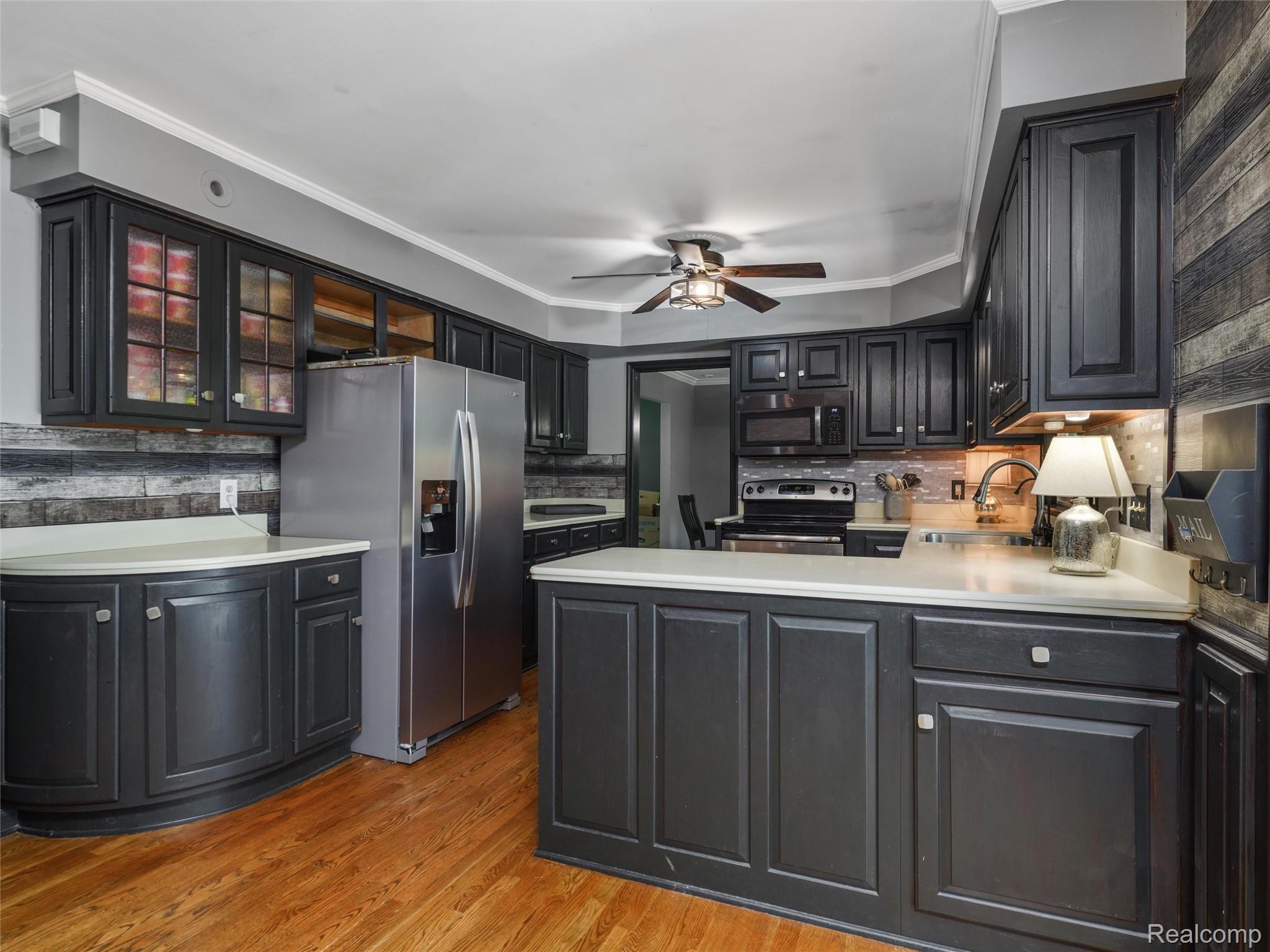 2143 Avoncrest Drive Rochester, MI 48309 - Photo 14 of 44 Kitchen