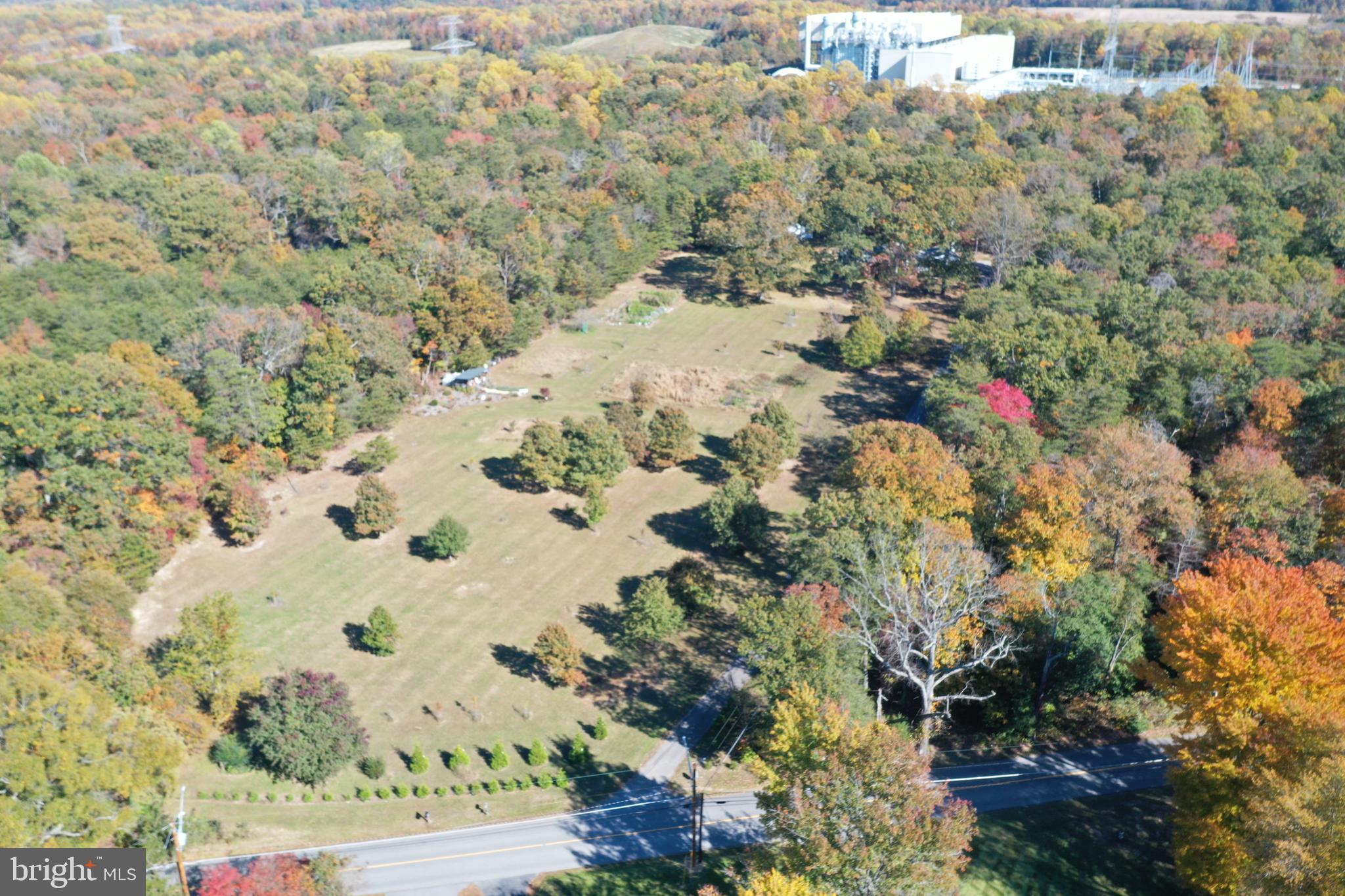 13706 Old Indian Head Road Brandywine, MD 20613 - Photo 10 of 29 a view of a yard with snow