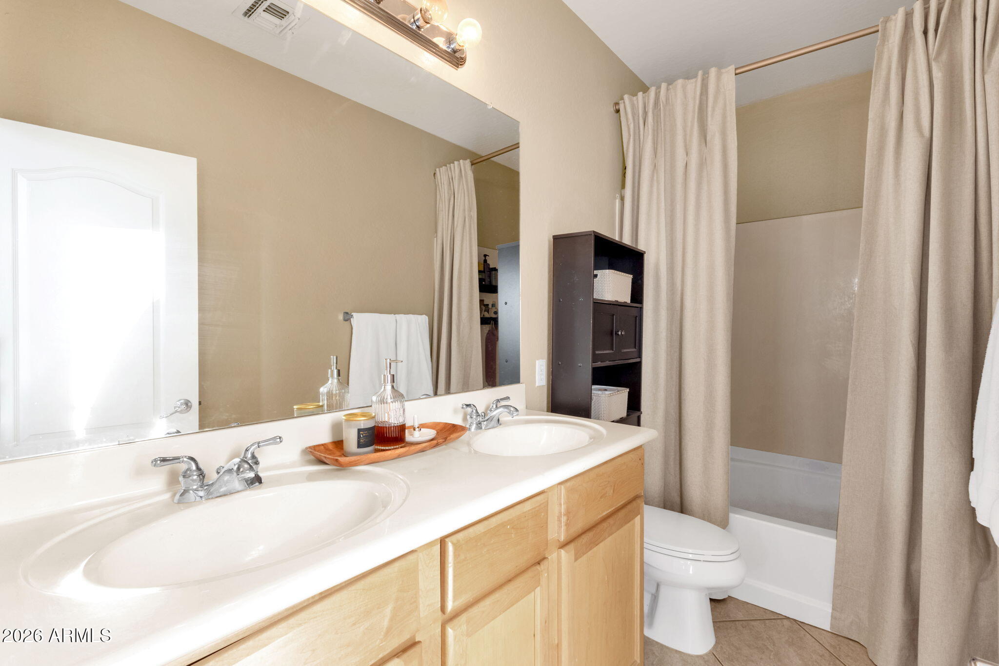 6337 South Blake Street Gilbert, AZ 85298 - Photo 14 of 31 19-web-or-mls-6337-s-blake-st