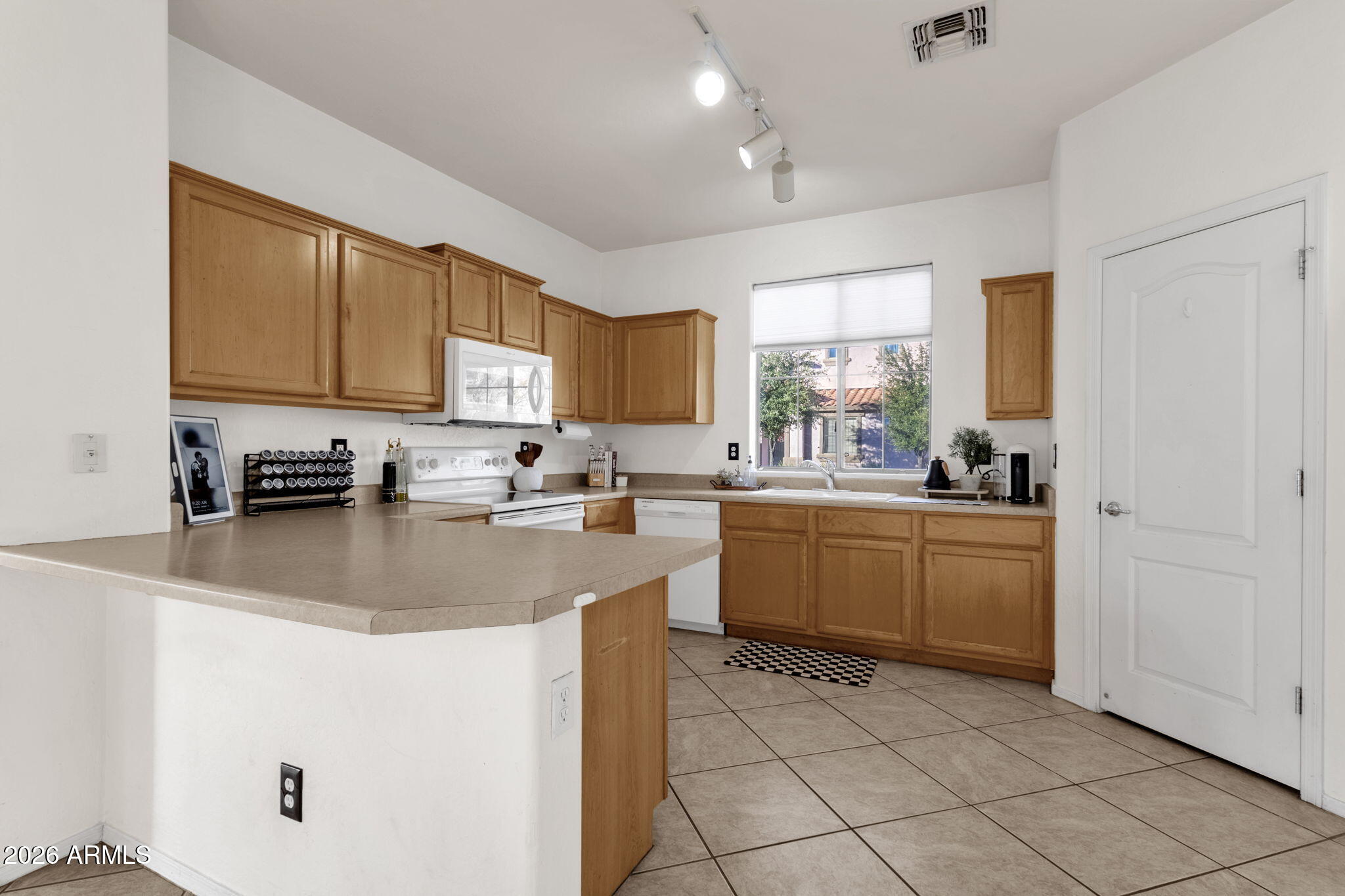 6337 South Blake Street Gilbert, AZ 85298 - Photo 8 of 31 7-web-or-mls-6337-s-blake-st