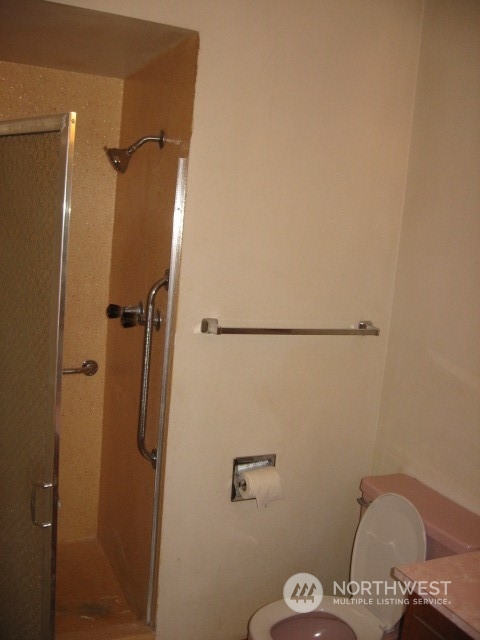 2466 North Shore Road Bellingham, WA 98226 - Photo 14 of 23 a bathroom with a toilet and shower