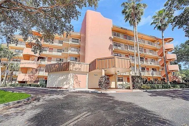 $219,899 | 7401 Northwest 16th Street, Unit 207, Plantation, FL 33313