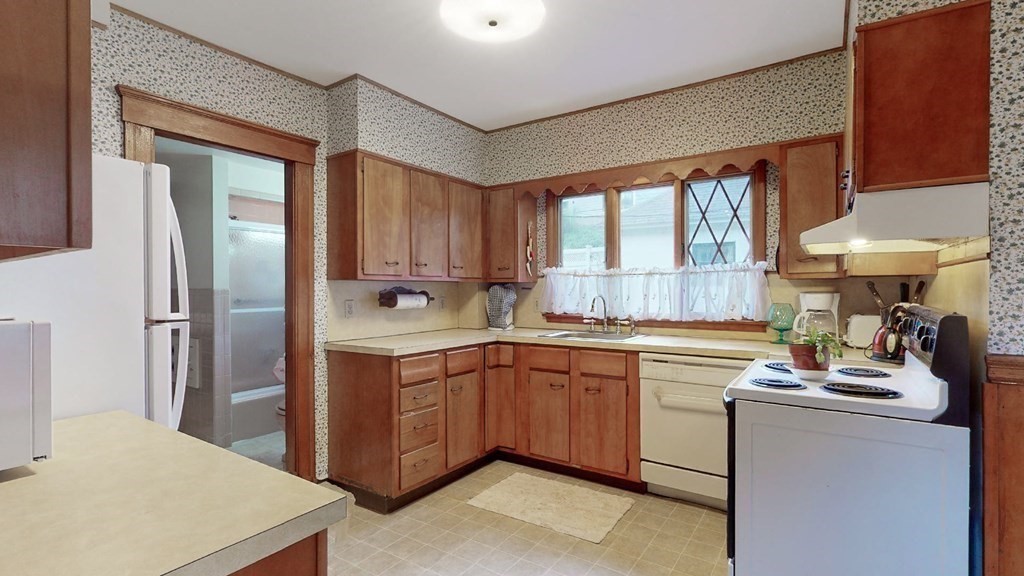 19 Nottingham Road Worcester, MA 01609 - Photo 12 of 36 Gallery Image 12