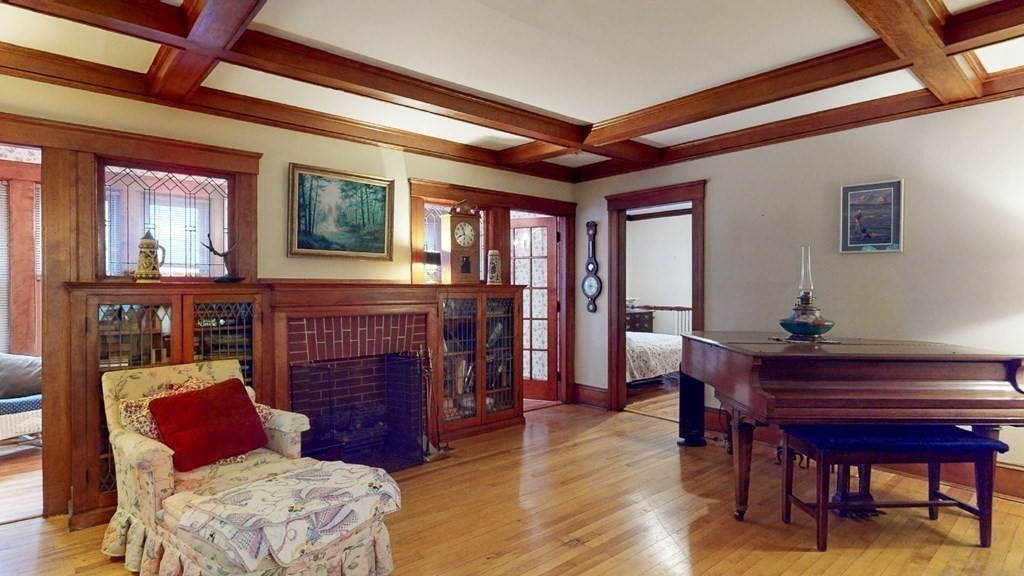 19 Nottingham Road Worcester, MA 01609 - Photo 3 of 36 Gallery Image 3