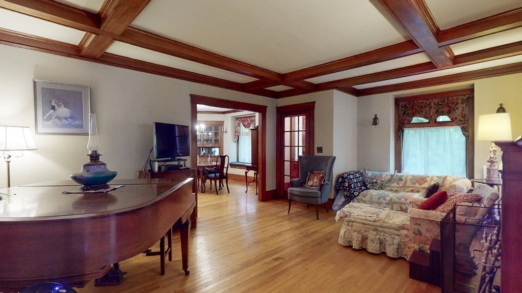 19 Nottingham Road Worcester, MA 01609 - Photo 4 of 36 Gallery Image 4