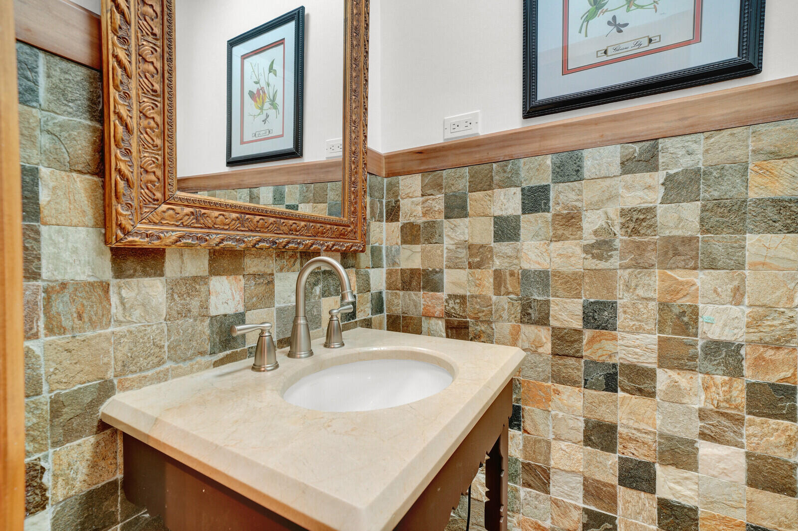 118 Dixie Boulevard Delray Beach, FL 33444 - Photo 27 of 62 Half Bath