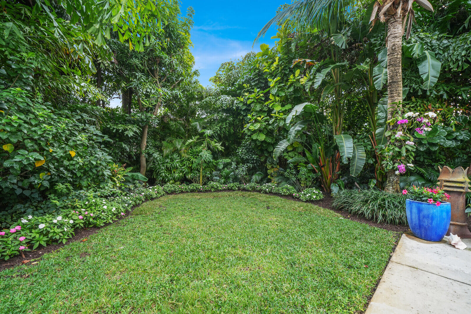118 Dixie Boulevard Delray Beach, FL 33444 - Photo 39 of 62 Green space!