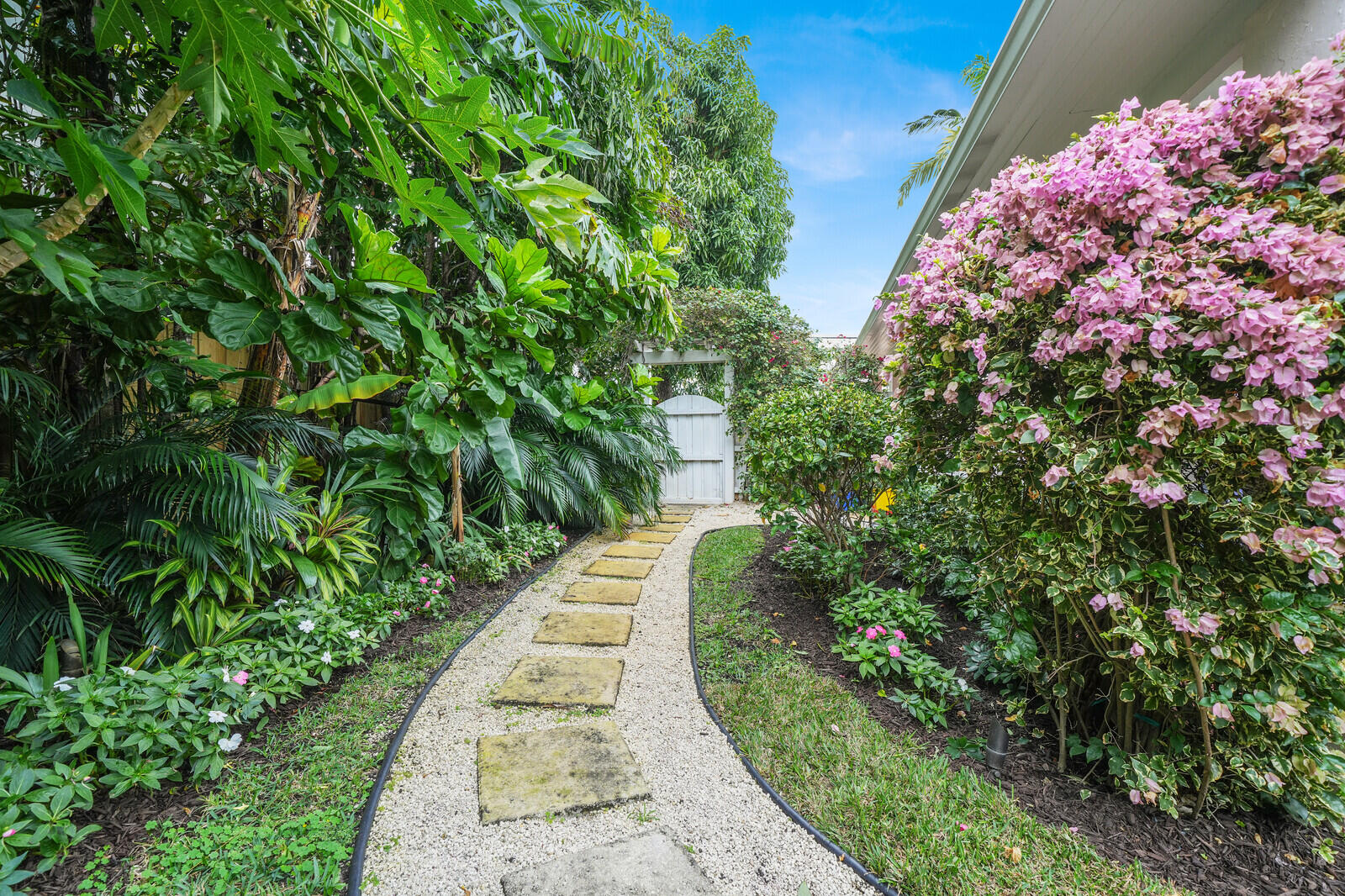 118 Dixie Boulevard Delray Beach, FL 33444 - Photo 40 of 62 Charm in all aspects