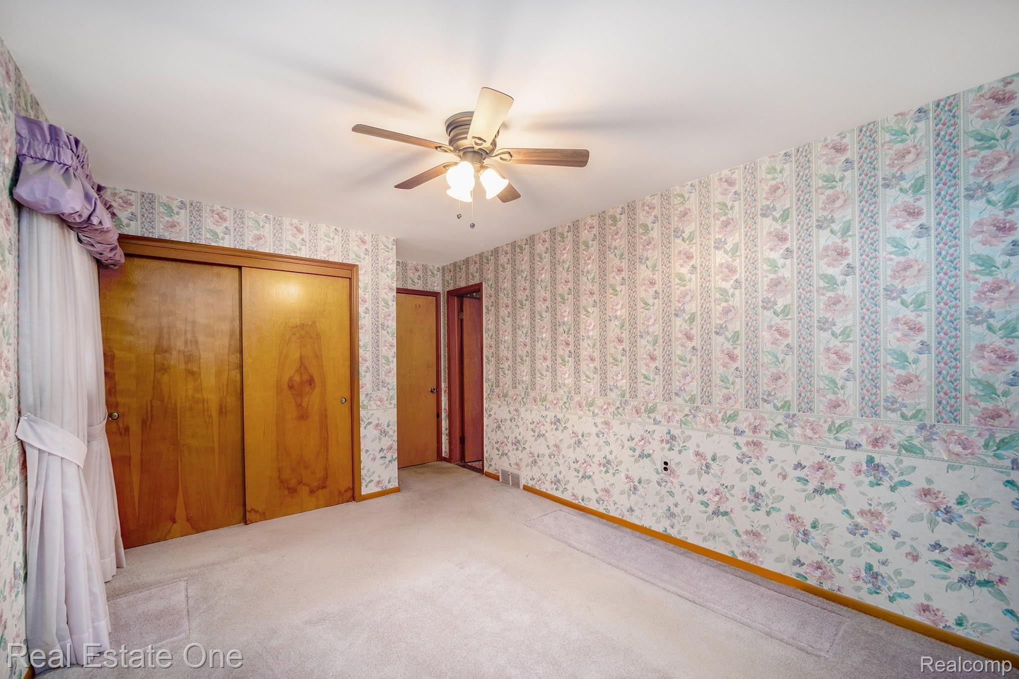 3943 Highfield Road Royal Oak, MI 48073 - Photo 12 of 23 017A3983-.jpg