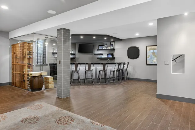 a view of livingroom with furniture