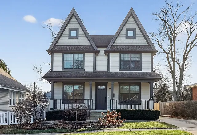 $1,100,000 | 215 7th Street, Downers Grove, IL 60515