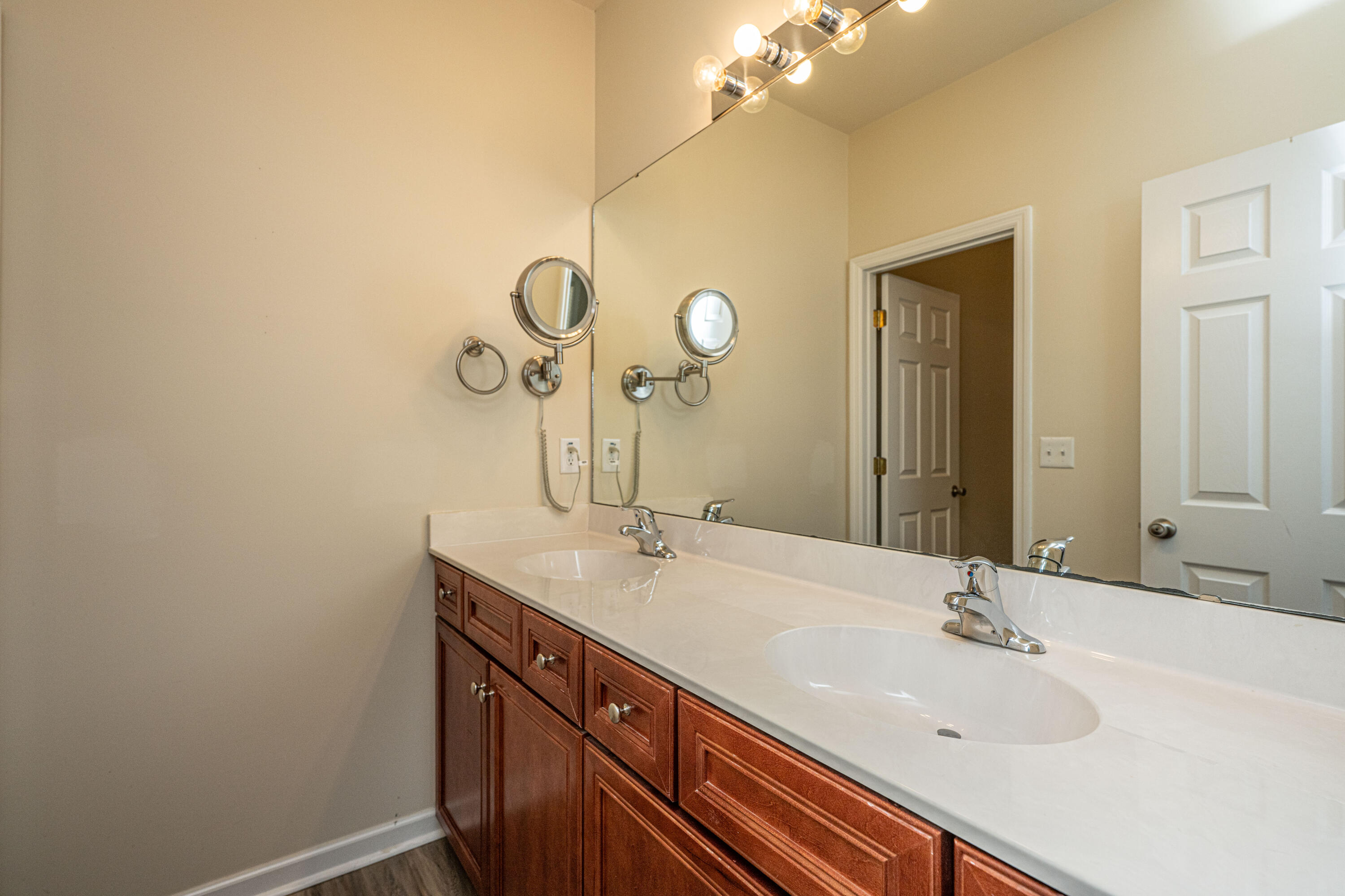 4654 Palm View Circle North Charleston, SC 29418 - Photo 19 of 44 Bathroom