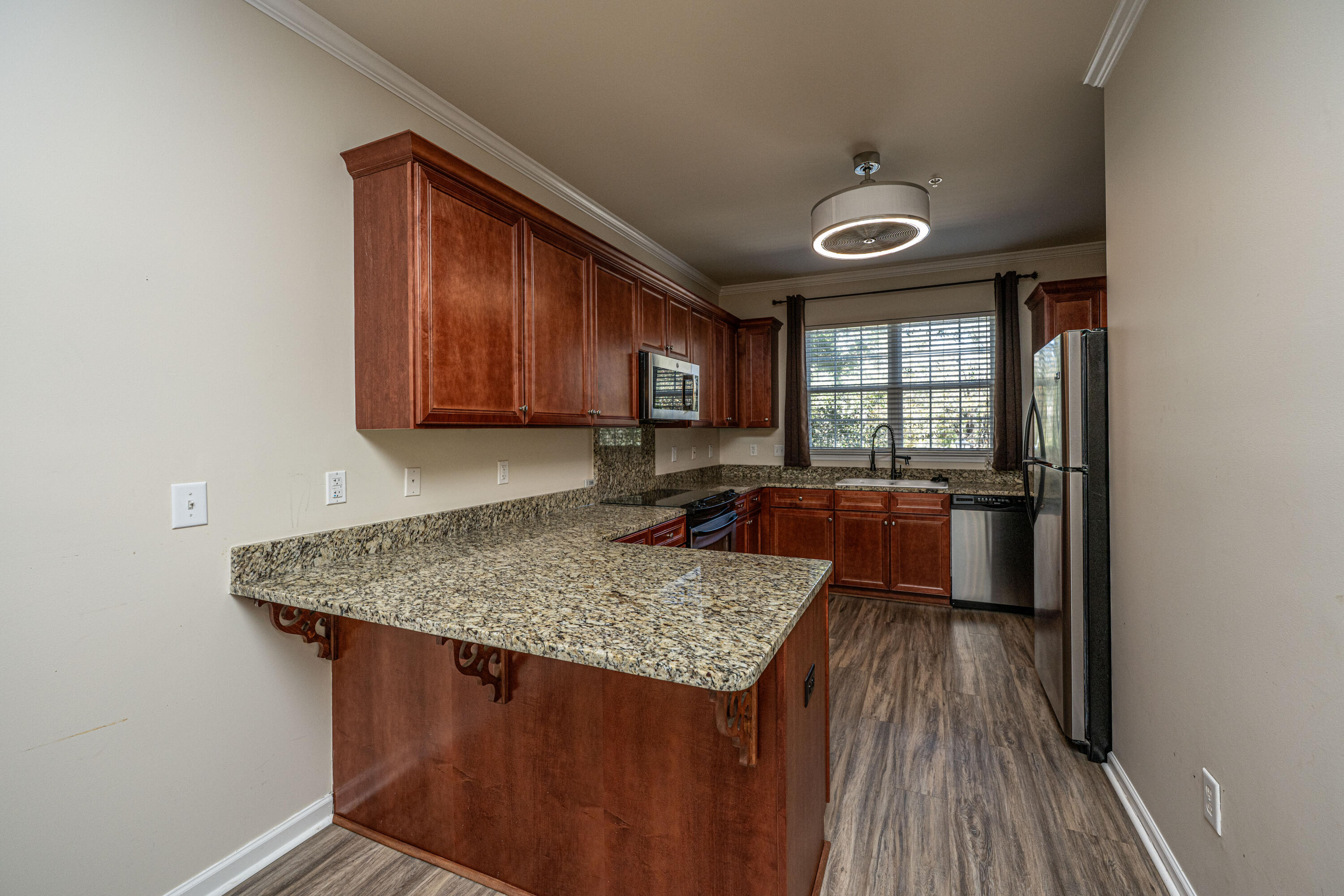 4654 Palm View Circle North Charleston, SC 29418 - Photo 7 of 44 Kitchen