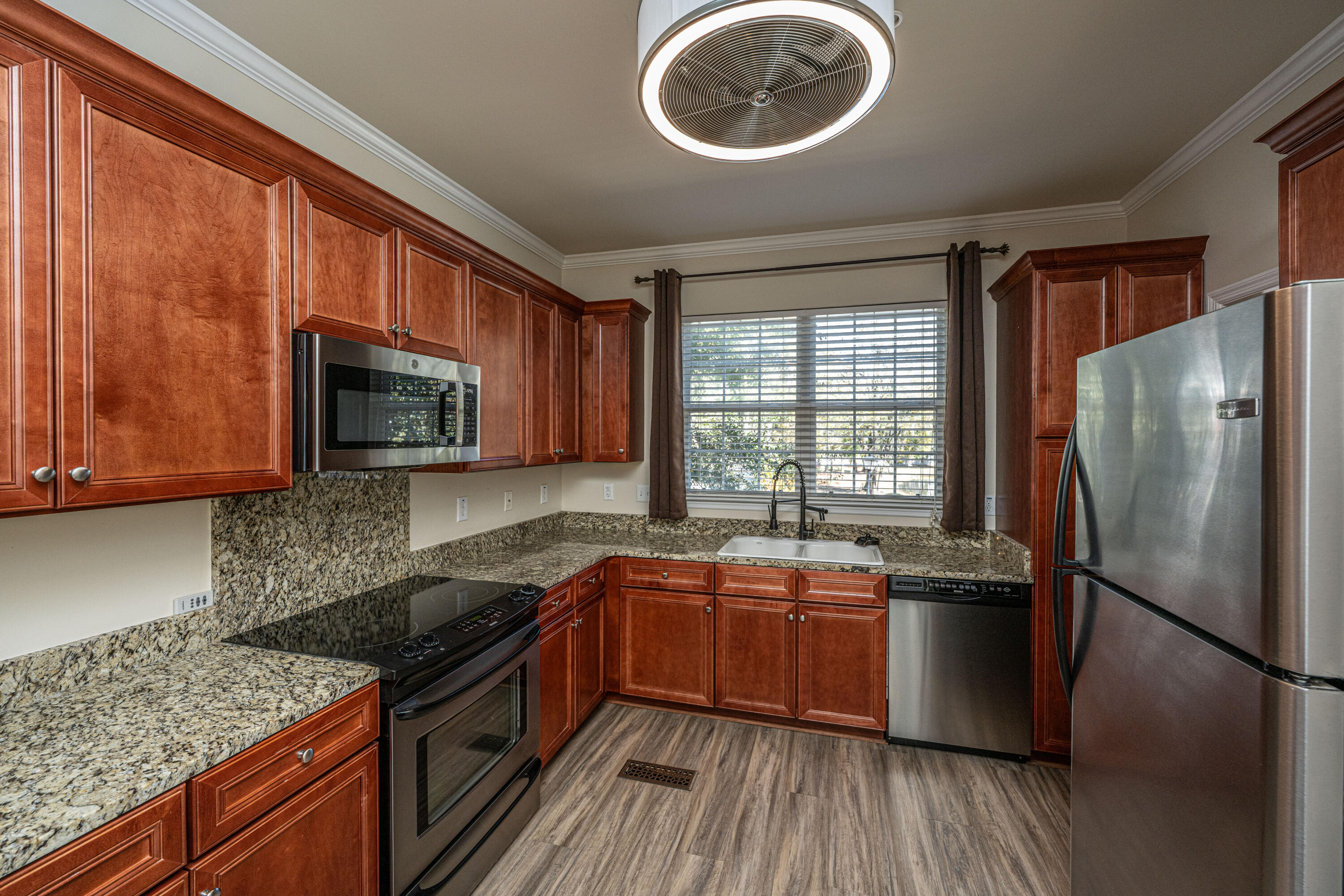 4654 Palm View Circle North Charleston, SC 29418 - Photo 8 of 44 Kitchen