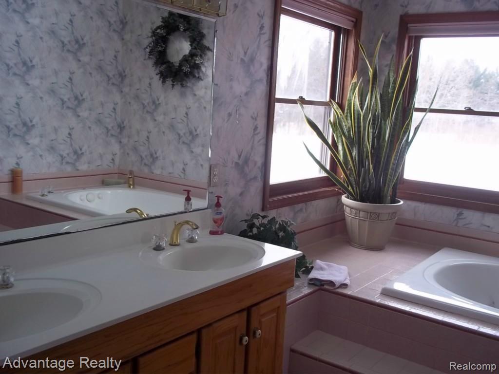 5177 Bowman Road St. Clair, MI 48079 - Photo 18 of 60 NIEMI BOWMAN 038.jpg