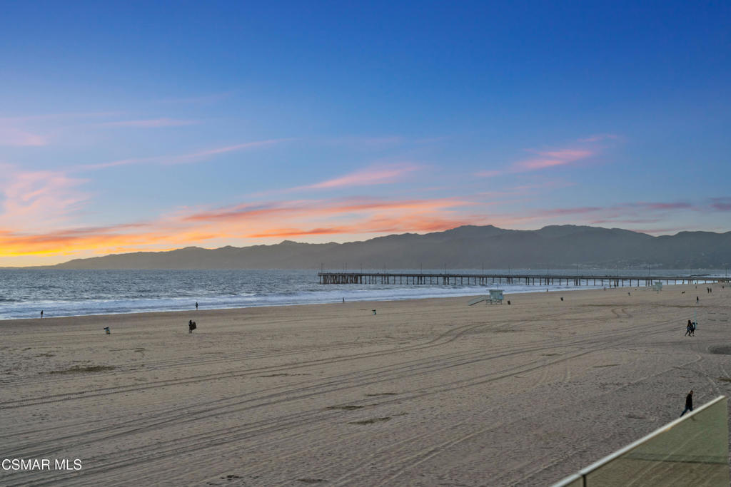4 Jib Street, Unit 13 Marina del Rey, CA 90292 - Photo 27 of 53 a view of an ocean with a mountain