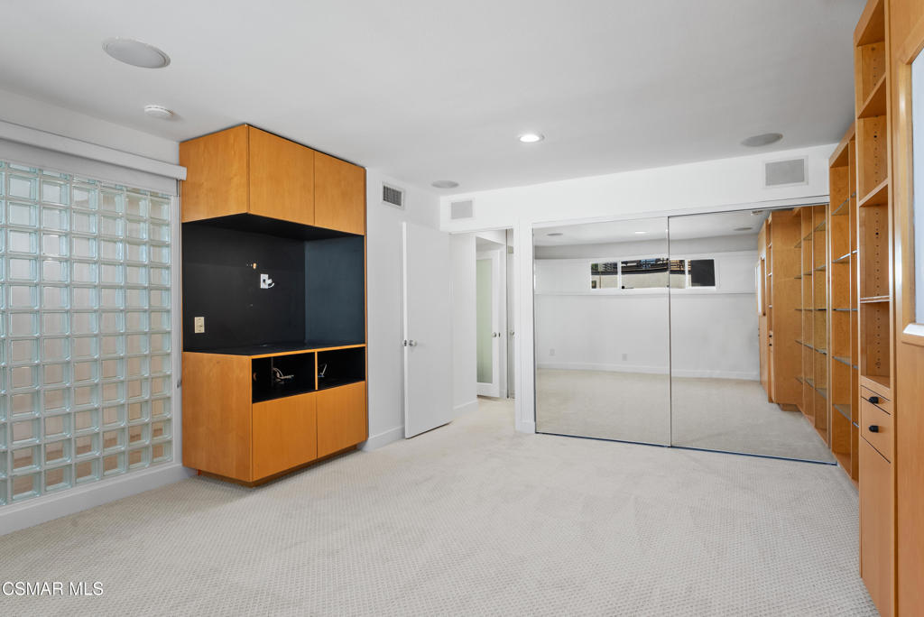 4 Jib Street, Unit 13 Marina del Rey, CA 90292 - Photo 29 of 53 a view of kitchen with a sink