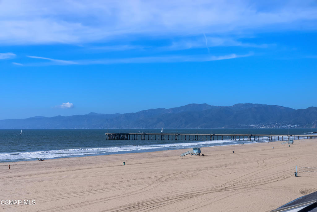 4 Jib Street, Unit 13 Marina del Rey, CA 90292 - Photo 45 of 53 a view of an ocean beach