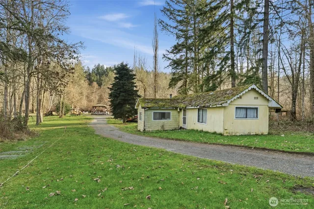 $799,999 | 34315 Tanwax Drive East, Eatonville, WA 98328