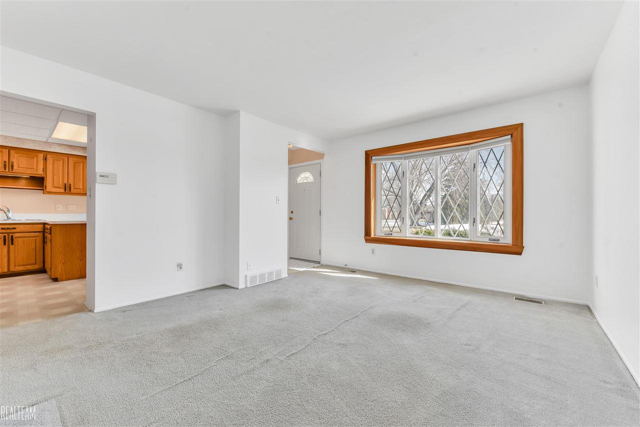 2239 Castleton Drive Troy, MI 48083 - Photo 5 of 33