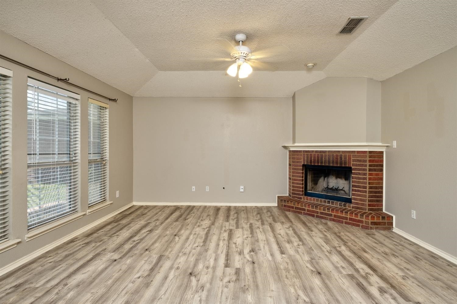 811 Grover Avenue Lubbock, TX 79416 - Photo 4 of 21 Photo 4