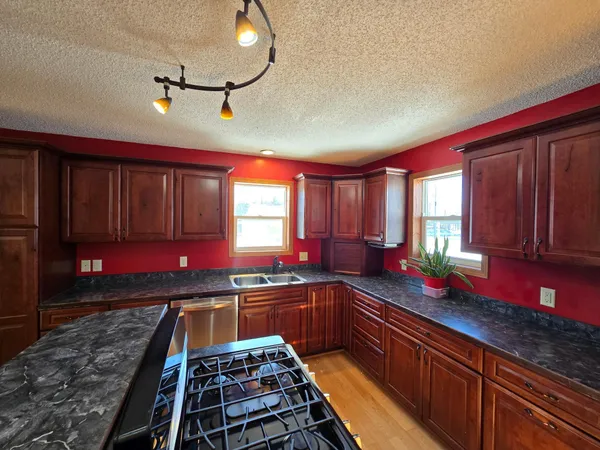 $499,900 | 1500 Olympic Street, Braham, MN 55006
