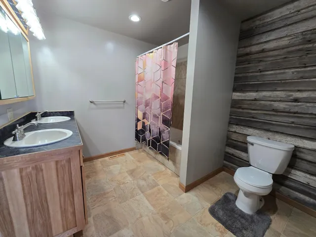 $550,000 | 1500 Olympic Street, Braham, MN 55006