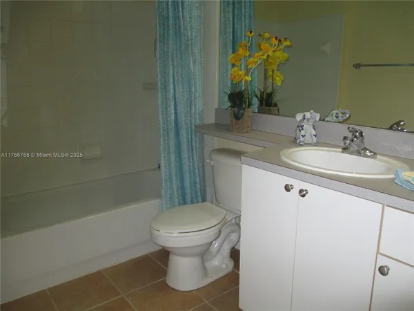 $3,850 | 9201 Collins Avenue, Unit 1021, Surfside, FL 33154